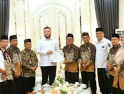 Fadly Amran Raih Penghargaan dari Kemenag Sumbar