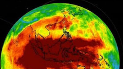 Sebaran asap karhutla dari Sumatera dan Kalimantan terdeteksi melalui citra satelit Himawari-9.