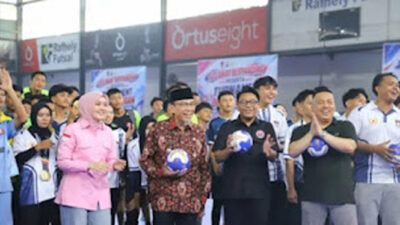 Wakil Wali Kota Padang Maigus Nasir resmi membuka Turnamen Bola Tangan U-17 tingkat kecamatan.