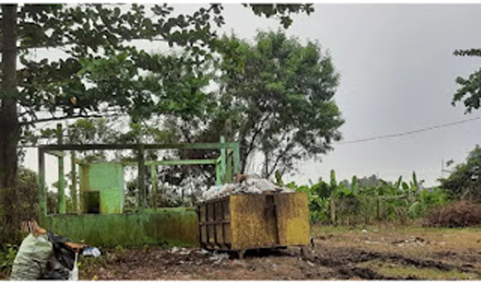 Kontiner tempat sampah terjaga kebersihan lingkungan sekitar.