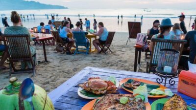 6 Tempat Makan Seafood Favorit di Ancol