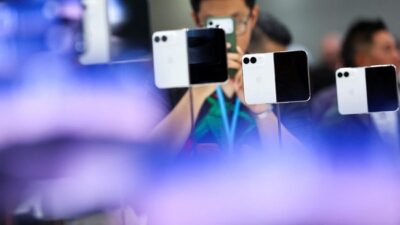 Apple akan meluncurkan iPhone Duo, smartphone lipat pertamanya, di Indonesia.