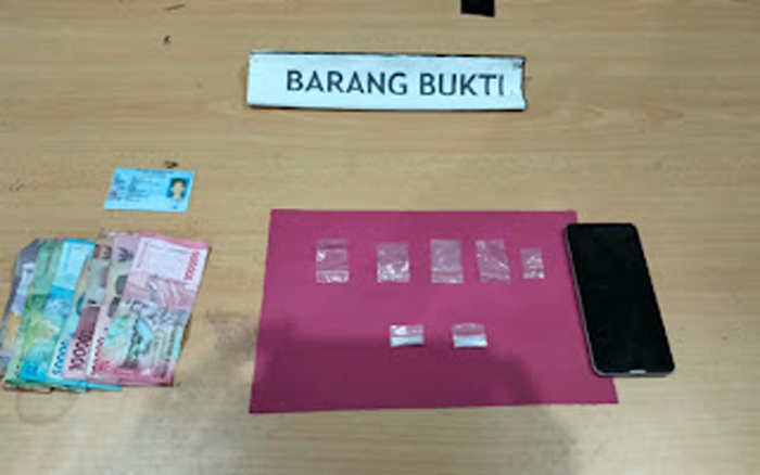 Barang bukti sabu.