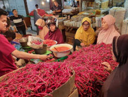Harga Cabai Naik, Bawang dan Tomat Stabil
