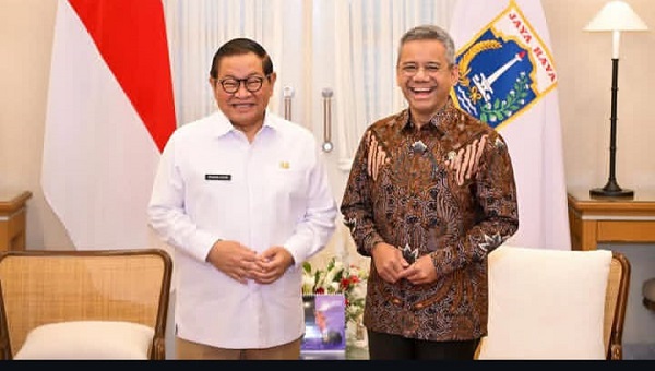Menkeu Suahasil dan Gubernur DKI Pramono.