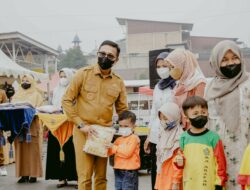 Pemkab Solok Selatan Konsisten Berikan Seragam Sekolah Gratis Enam Tahun Berturut-turut