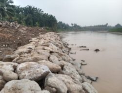 Pemprov Sumbar Bangun Penahan Tebing Sungai Batang Pasaman