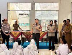 Lewat Program Polisi Peduli Pendidikan, Wakapolda Sumbar Tanamkan Kesadaran Anti-Narkoba dan Judi Online kepada Siswa SMKN 5 Padang
