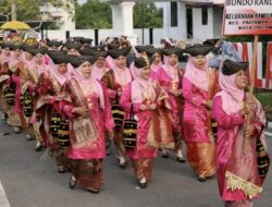 Karnaval Baju Kuruang Basiba Pariaman, Budaya Minang Lawan Gerusan Zaman