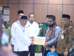 Wakil Walikota Solok Lepas Kwarcab Pramuka Kota Solok ke Malang Jawa Timur