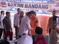 Bupati Solok Salurkan Bantuan Bibit Ikan dari Presiden kepada Masyarakat Nagari Koto Sani