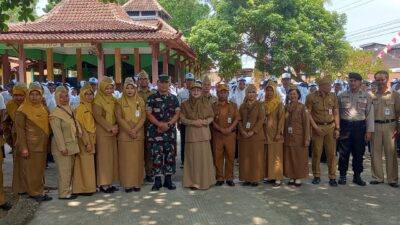 Forkopimda Goes to School, Wakil Bupati Semarang Ikuti Upacara Bendera di SMPN 2 Jembrak
