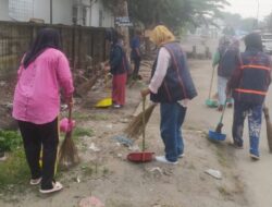 Jaga Kebersihan Kota, DLH Labuhanbatu Terus Bersihkan Sisa Bongkaran PKL
