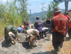 TMMD Sengkuyung Tahap IV Kodim 0714/Salatiga, Wujud Nyata Kemanunggalan TNI dan Rakyat Bangun Jalan di Desa Duren