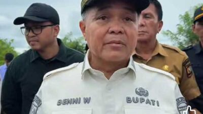 Bupati Agam Benni Warlis