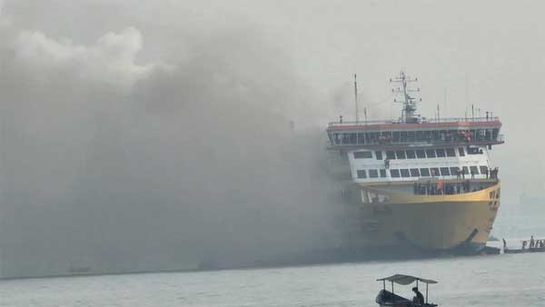 KMP Batumandi yang terbakar.