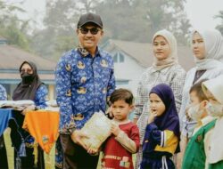 Lagi, Pemkab Solsel Bagikan Seragam Gratis