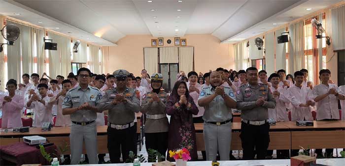 Jasa Raharja Sumbar Edukasi Siswa SMKN 2 Bukittinggi tentang Keselamatan Transportasi